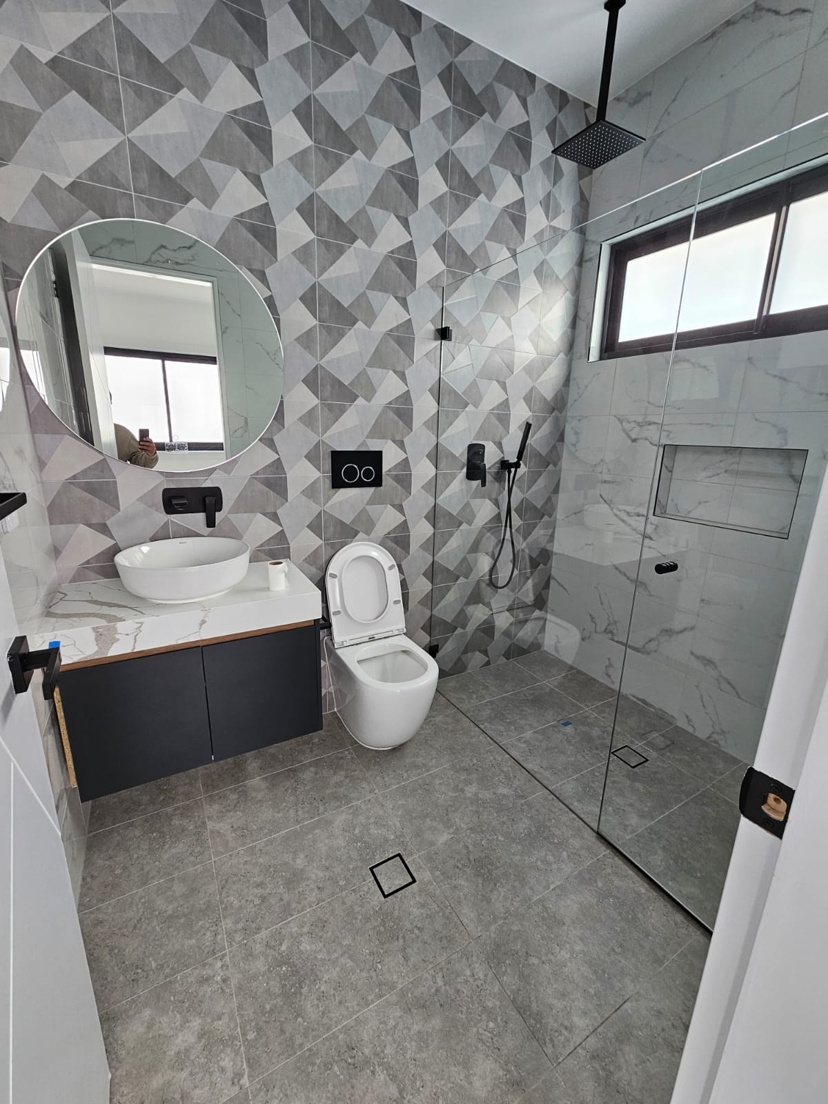 Bathroom & laundry project by Desi Building Solutions