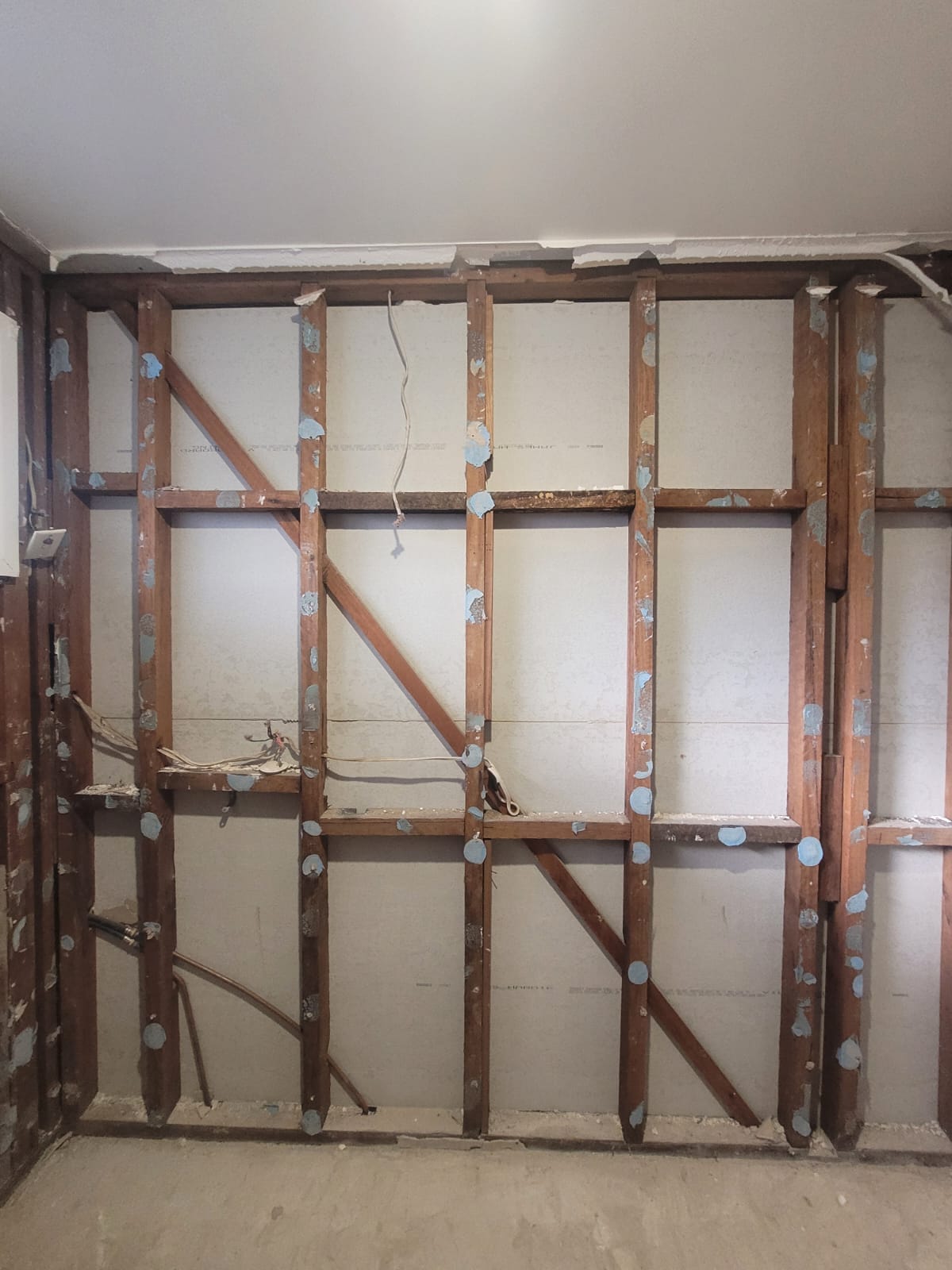 Renovations & extensions project by Desi Building Solutions