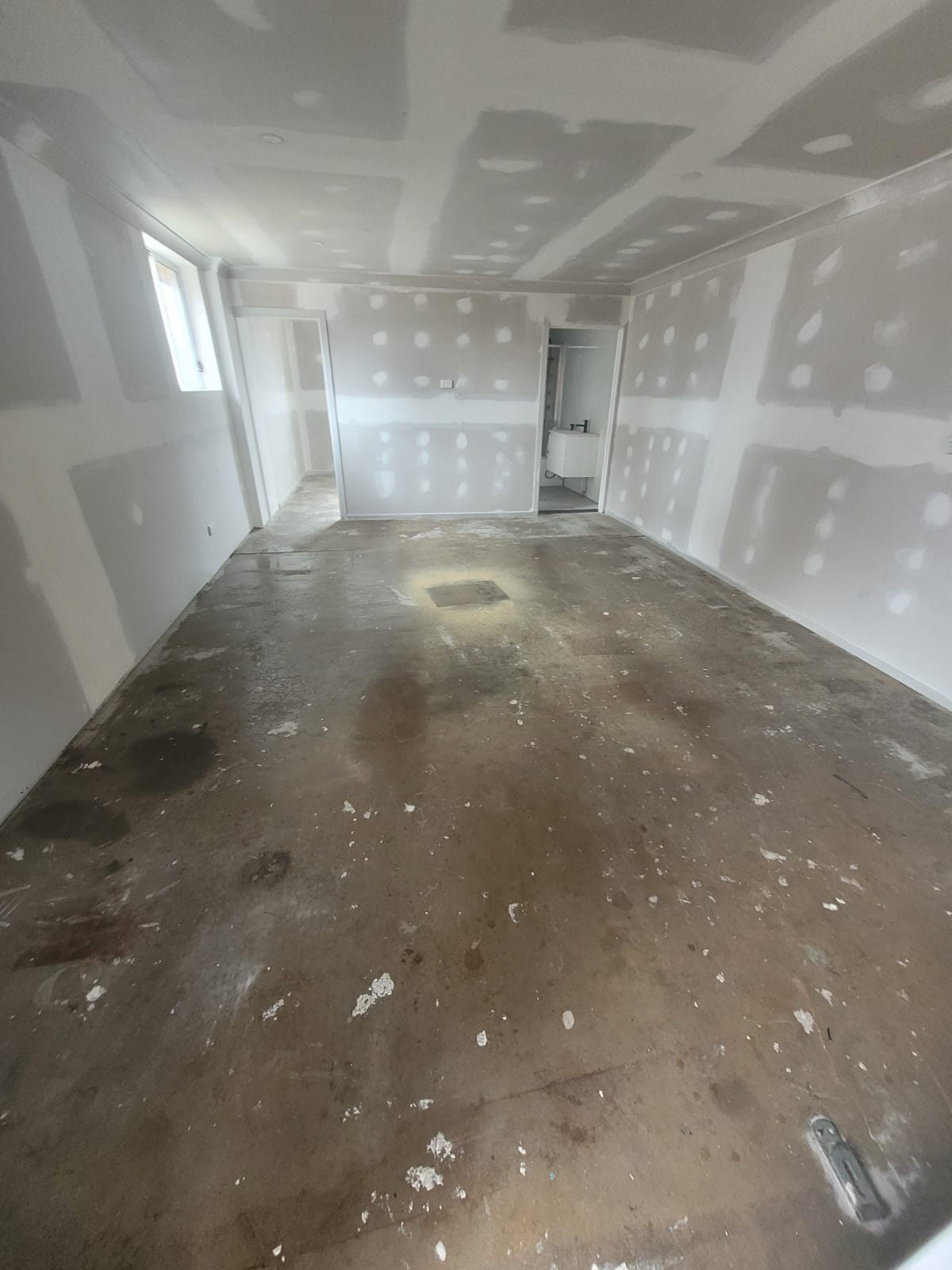 Renovations & extensions project by Desi Building Solutions