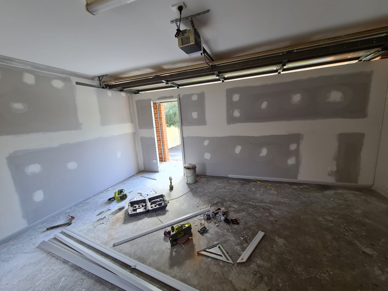 Renovations & extensions project by Desi Building Solutions