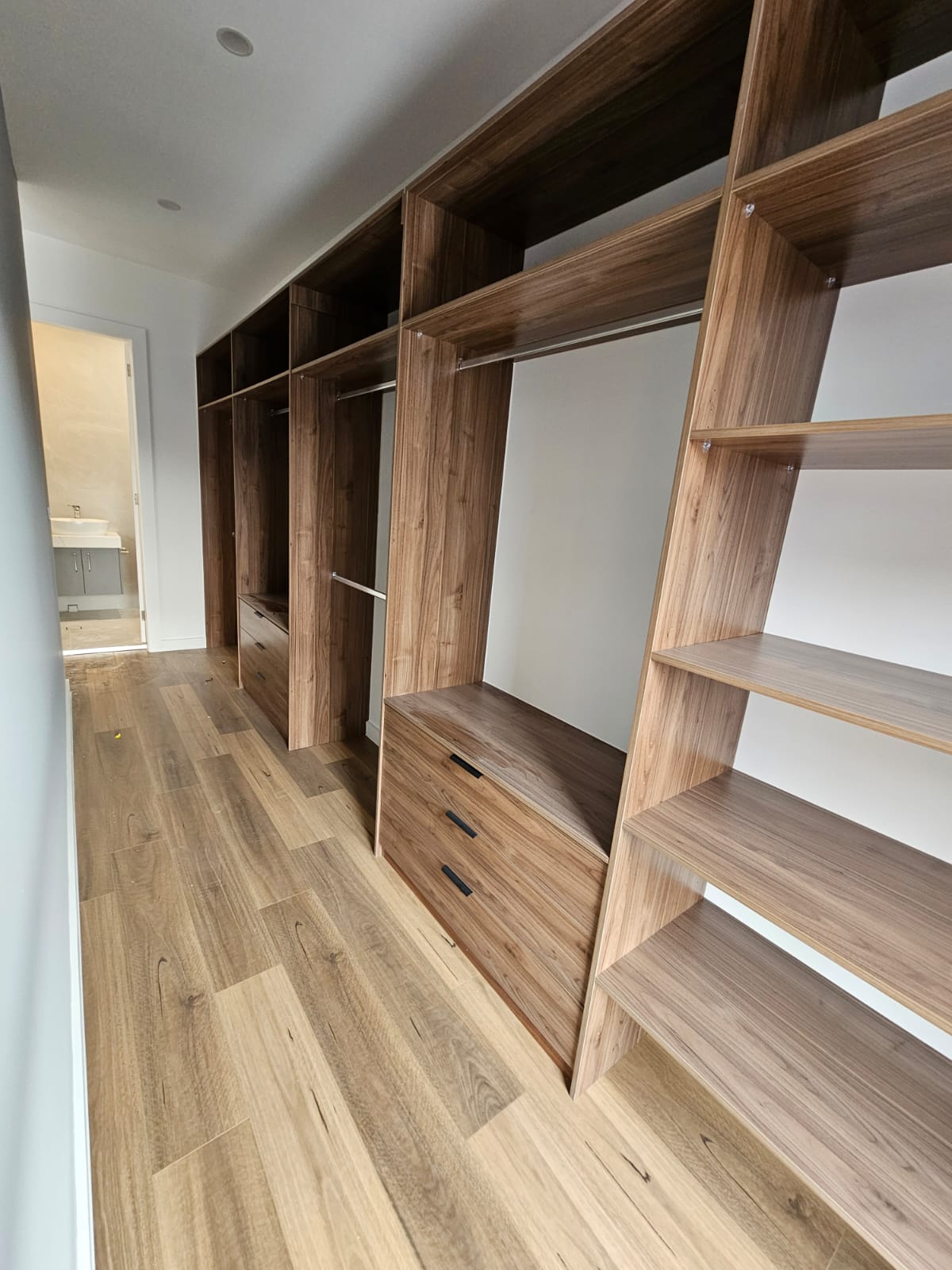 Kitchen, joinery & cabinetry project by Desi Building Solutions